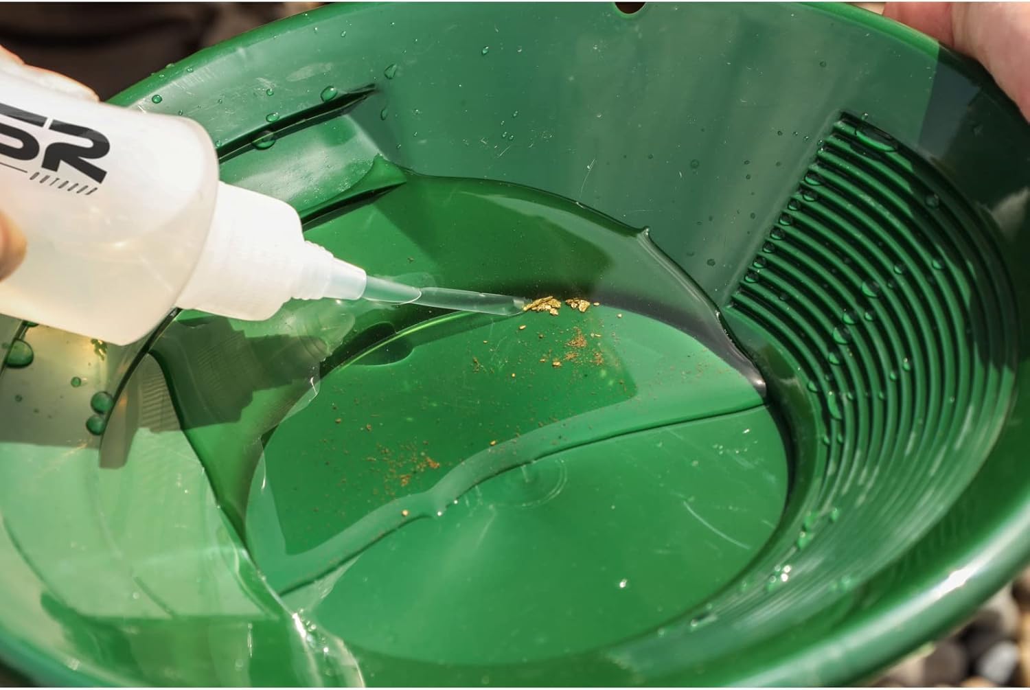 7pc Gold Prospecting Kit with Green Gold Pans J17693