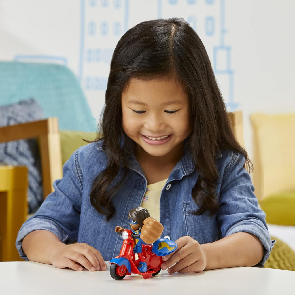 Ms. Marvel Action Figure and Vehicle V747