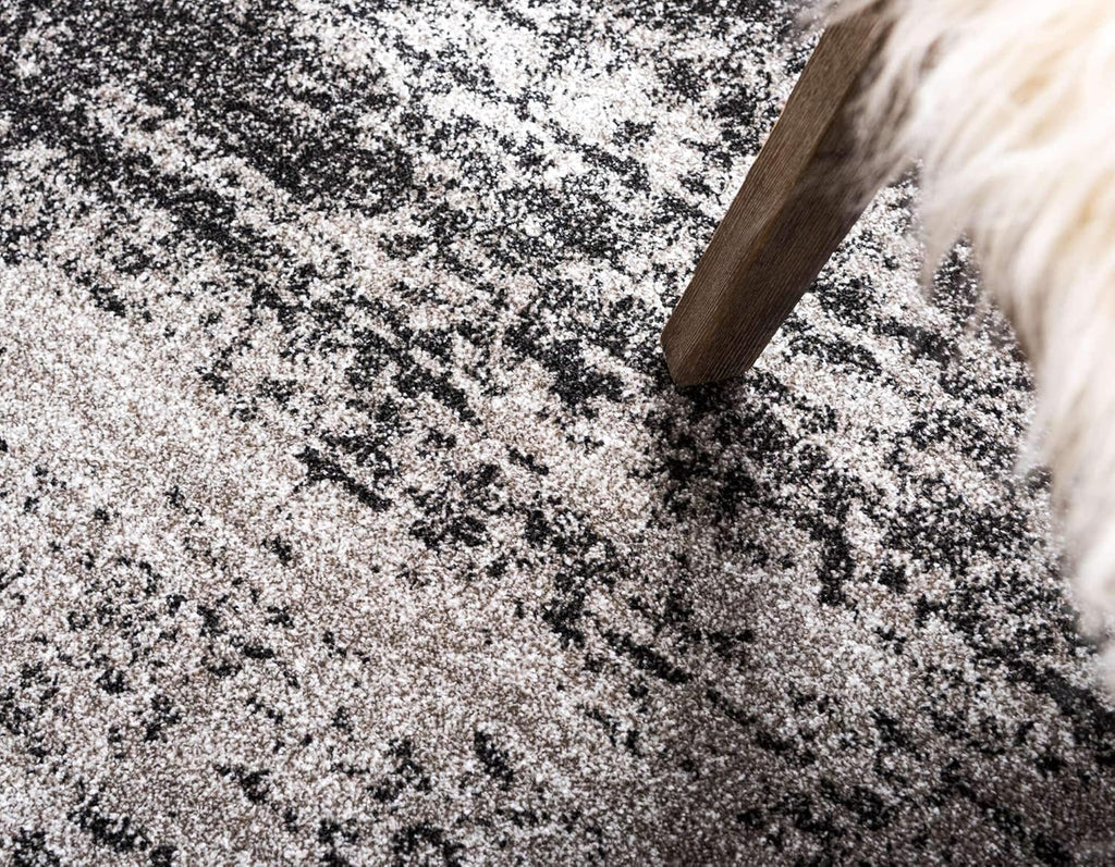 Dark Gray/Ivory 6' 1" x 9' Rectangle Area Rug M5703
