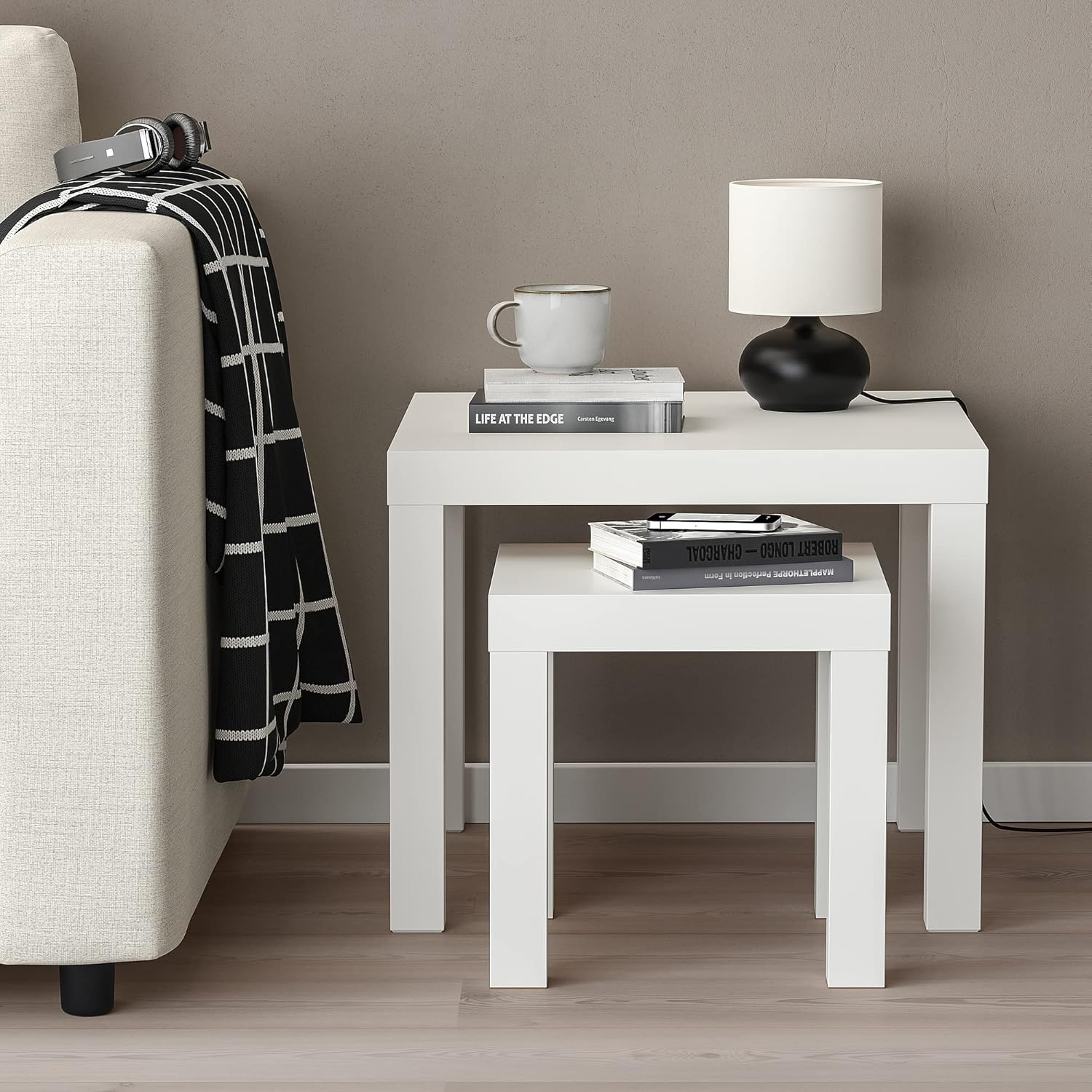 Set of 2 White Nest of Tables T7838