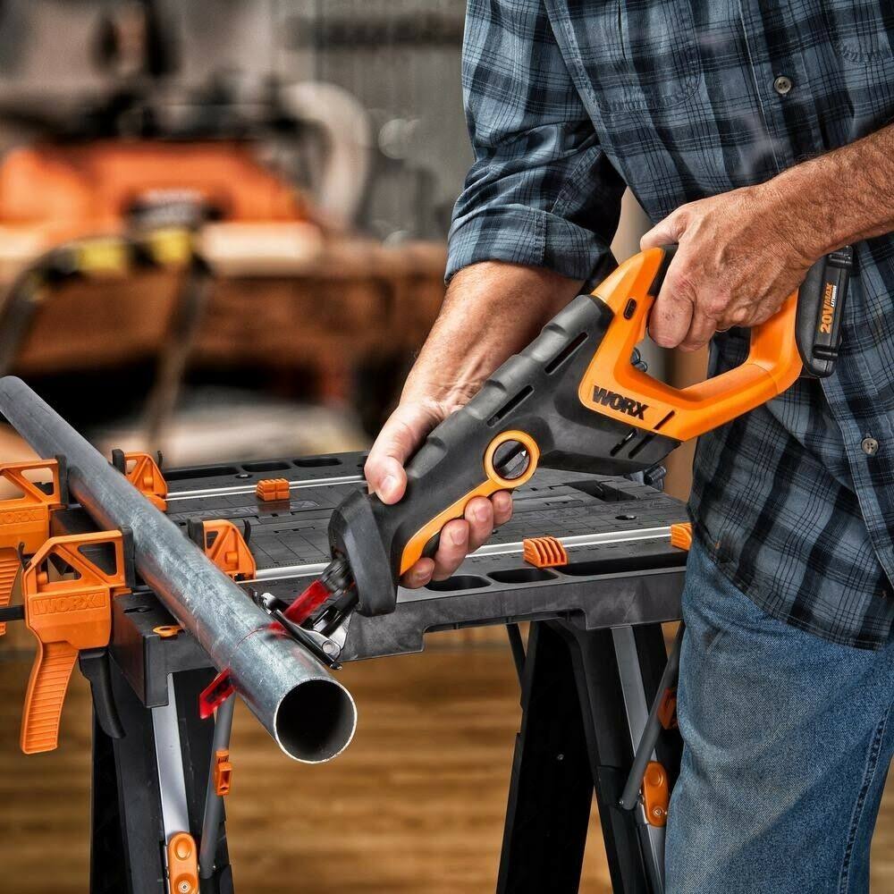 Cordless Reciprocating Saw, 20V L404