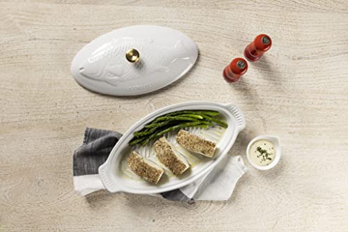 Oval Fish Baker, 1.7qt., Cerise X7770