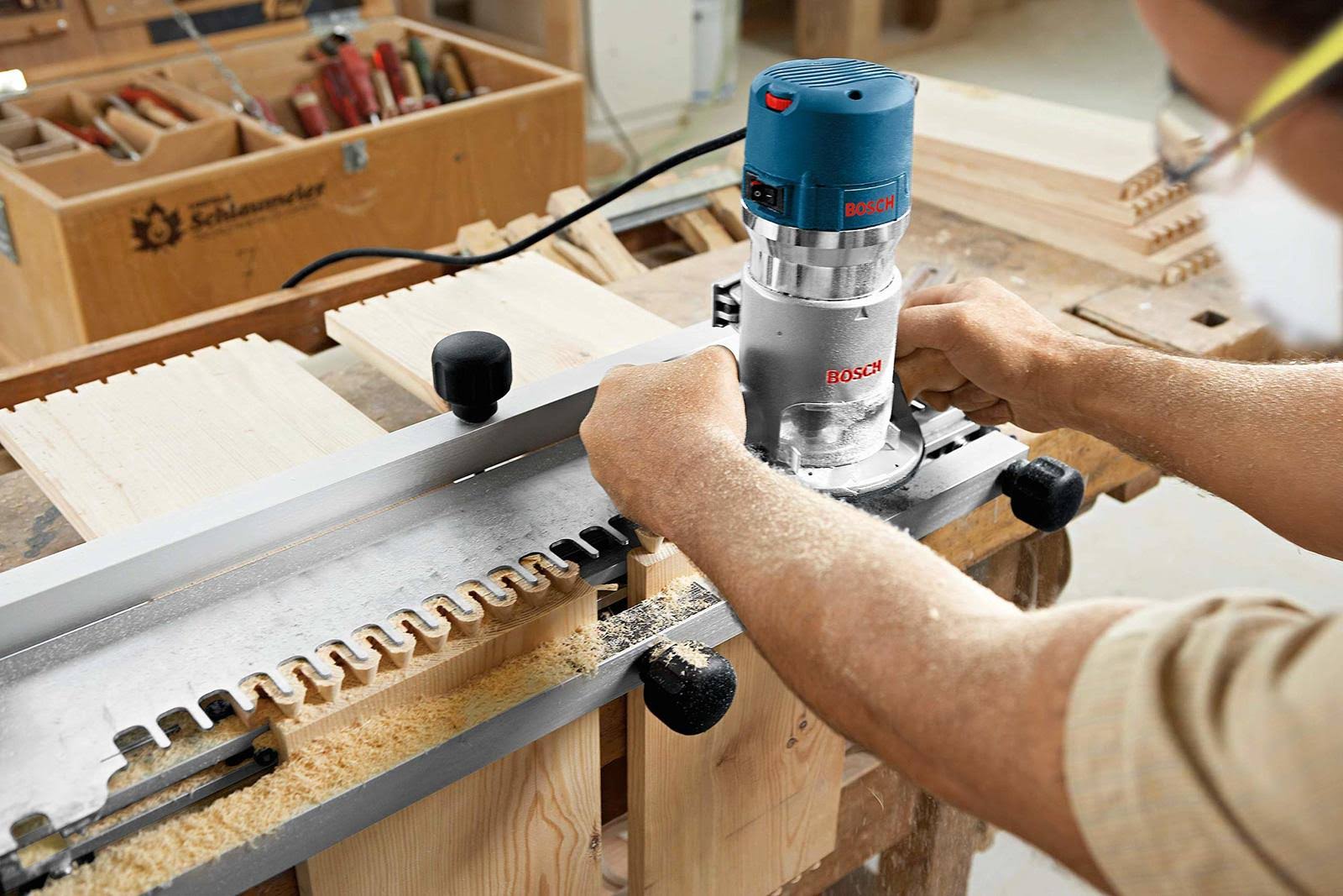 12 Amp 2-1/4-Horsepower Plunge and Fixed Base Router Q135689