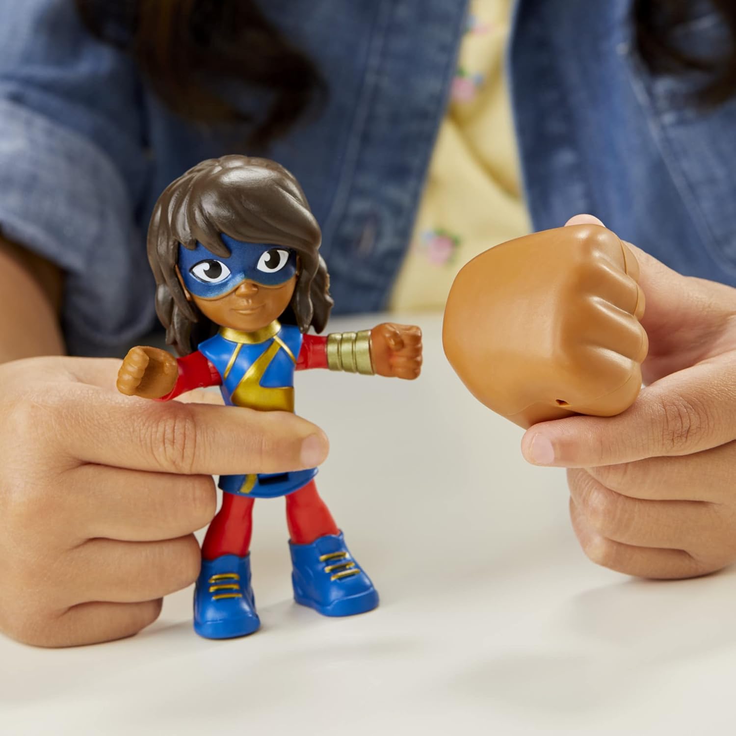 Ms. Marvel Action Figure and Vehicle V747