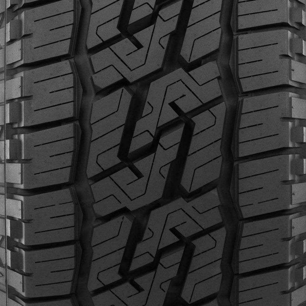 255/40R20 All Terrain Tire Y1795