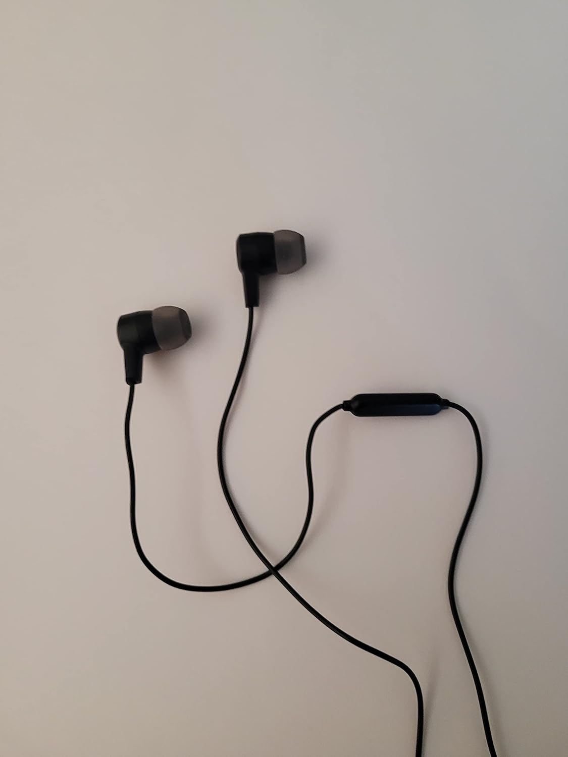 Black Groove Earphones with Mic V708