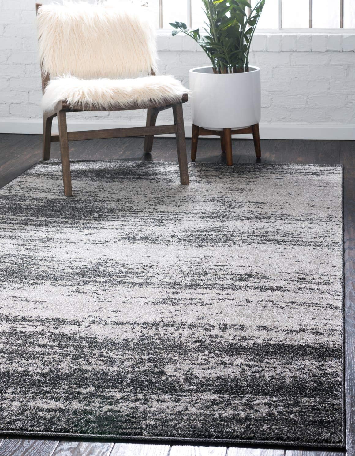 Dark Gray/Ivory 6' 1" x 9' Rectangle Area Rug M5703