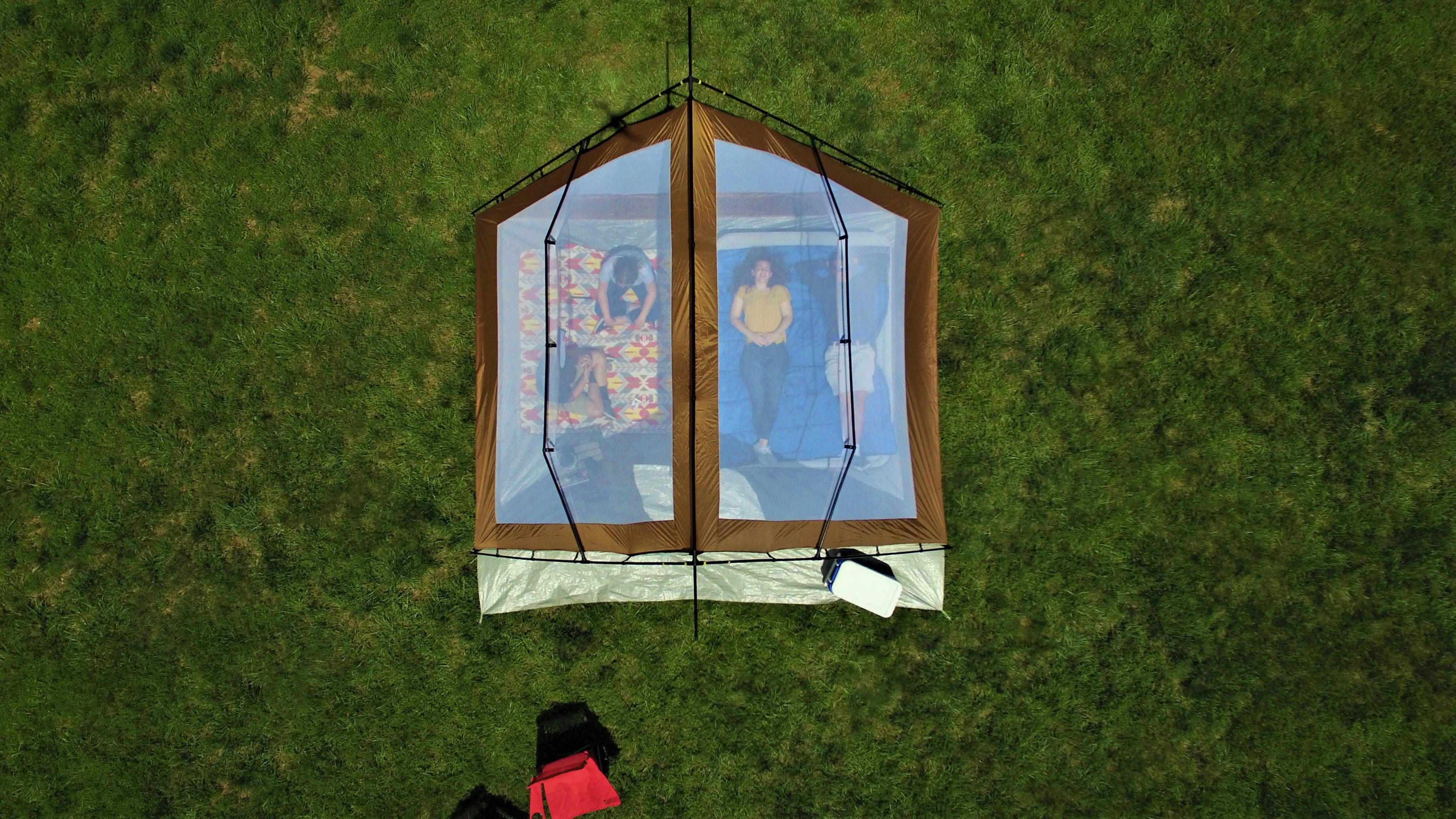 12-Person Cabin Tent S5702