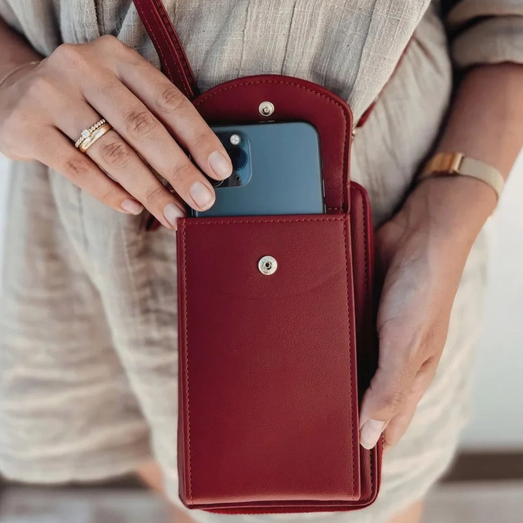 Style & Stash Crossbody Clutch Bag
